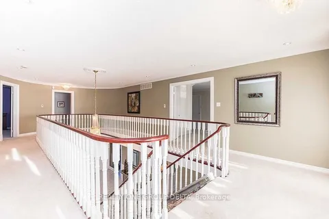 1918 Royal Credit Boulevard, ON L5M 4Y1