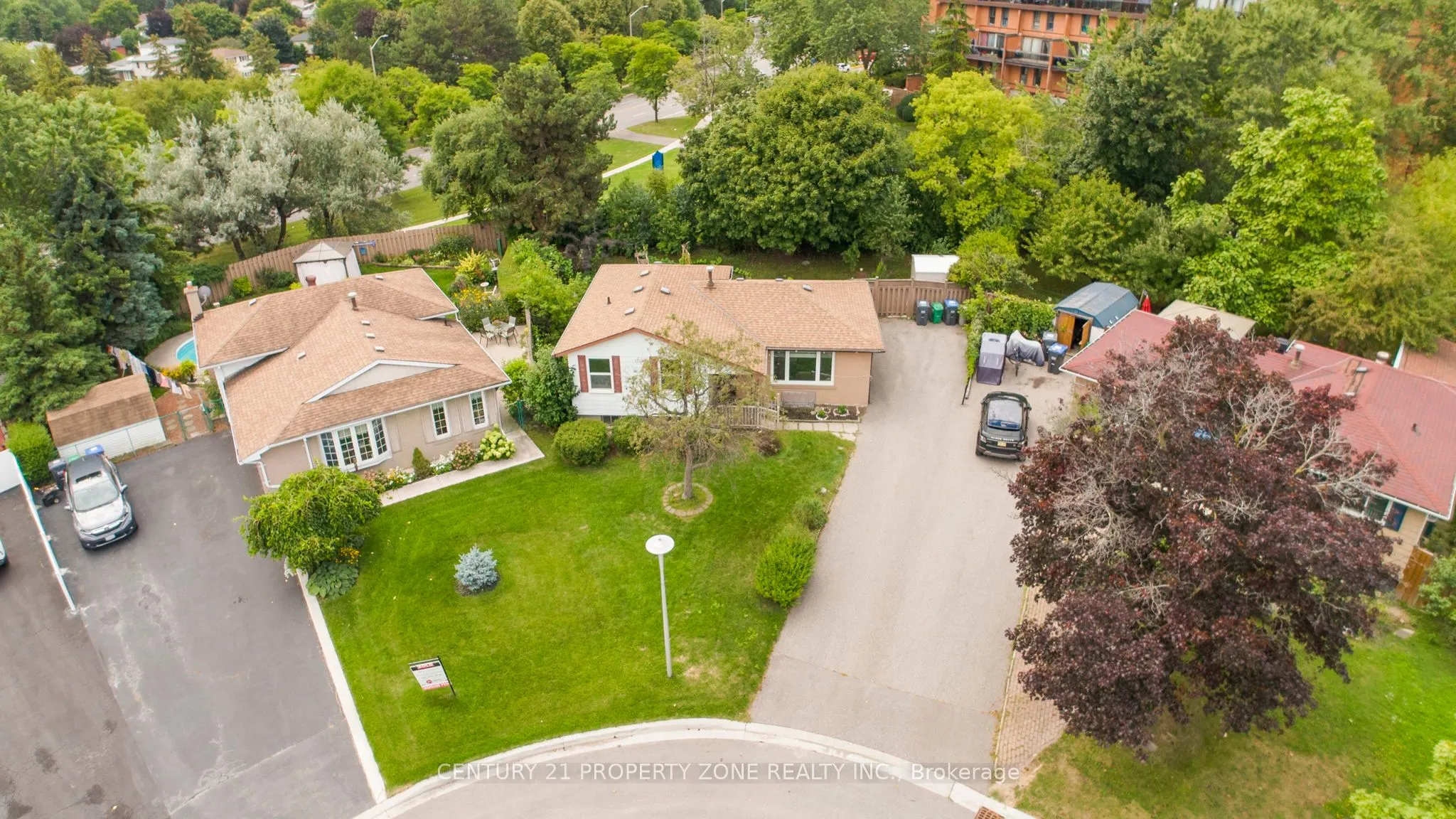 29 Finchley Crescent, ON L6T 3P5