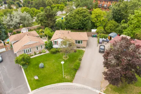 29 Finchley Crescent, ON L6T 3P5