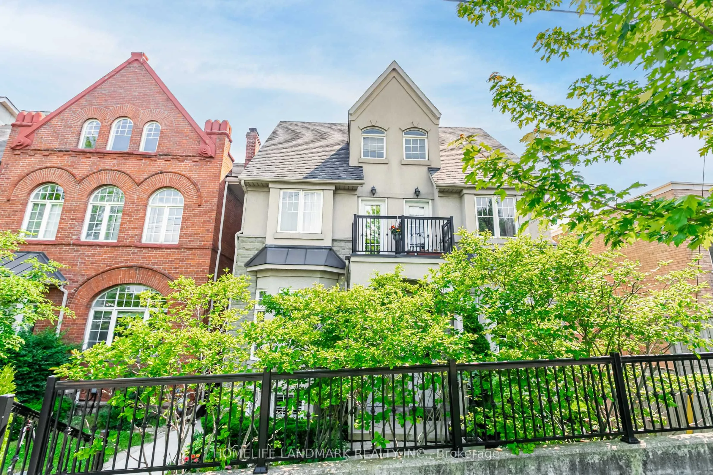 523B Royal York Road, ON M8Y 2S5