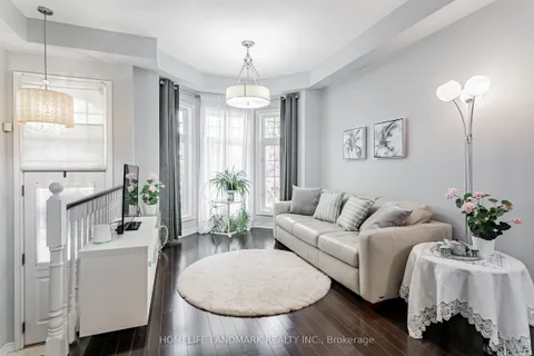 523B Royal York Road, ON M8Y 2S5