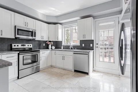 523B Royal York Road, ON M8Y 2S5