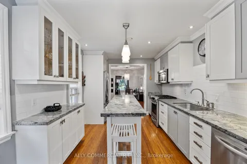 29 Harvie Avenue, ON M6E 4K2