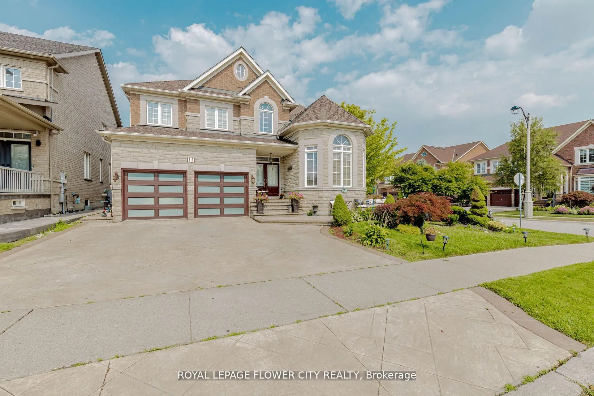 11 Vintonridge Drive, ON L6P 2T8