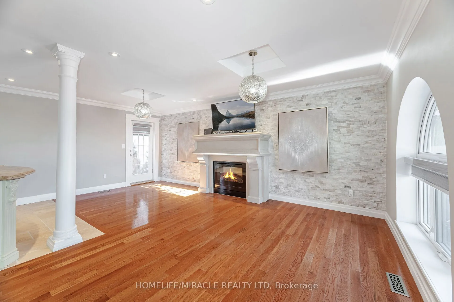 308 Third Line, ON L6L 4A4