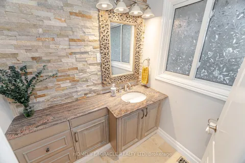 308 Third Line, ON L6L 4A4