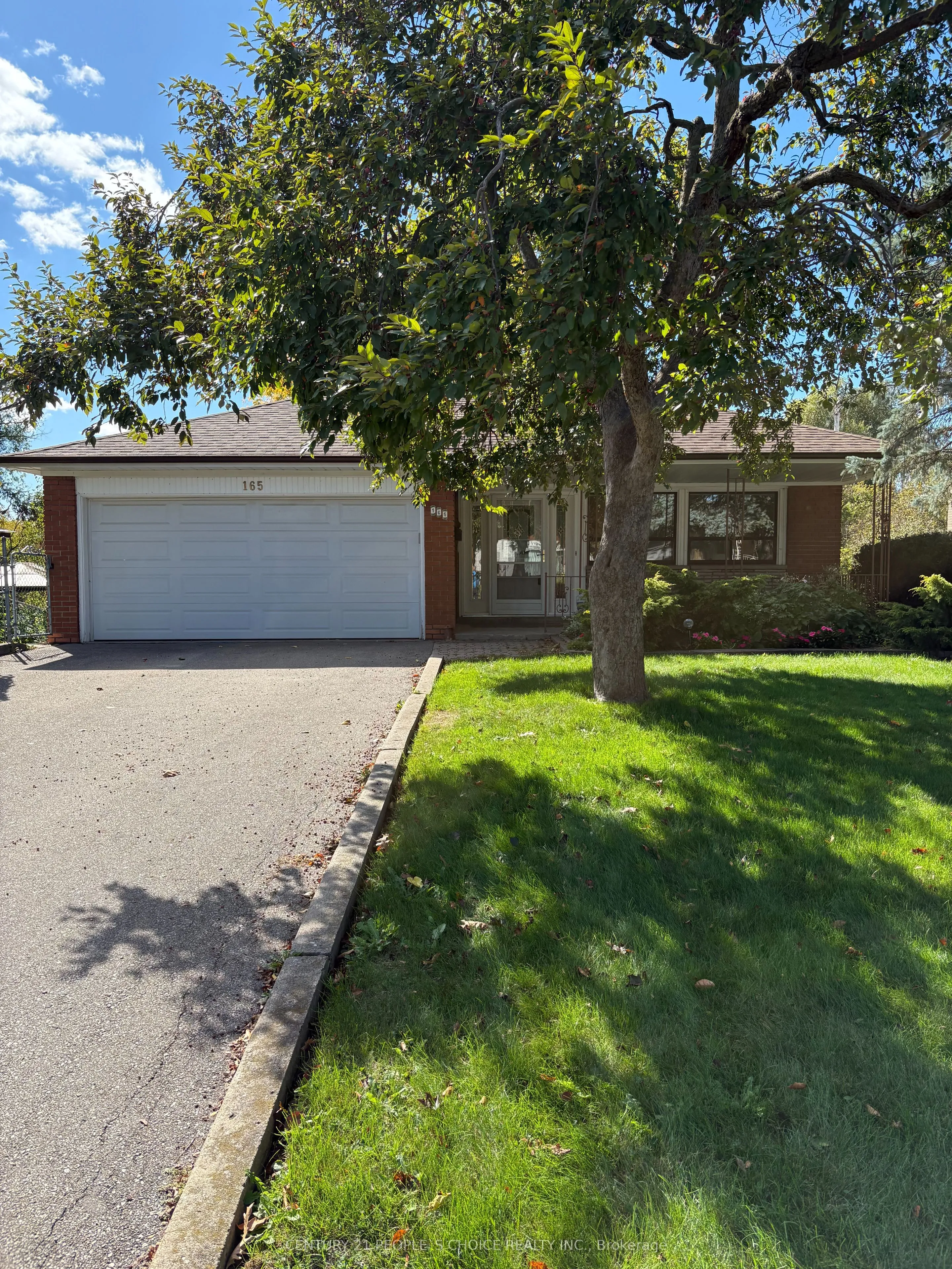 165 Verobeach Boulevard, ON M9M 1R2