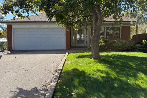 165 Verobeach Boulevard, ON M9M 1R2