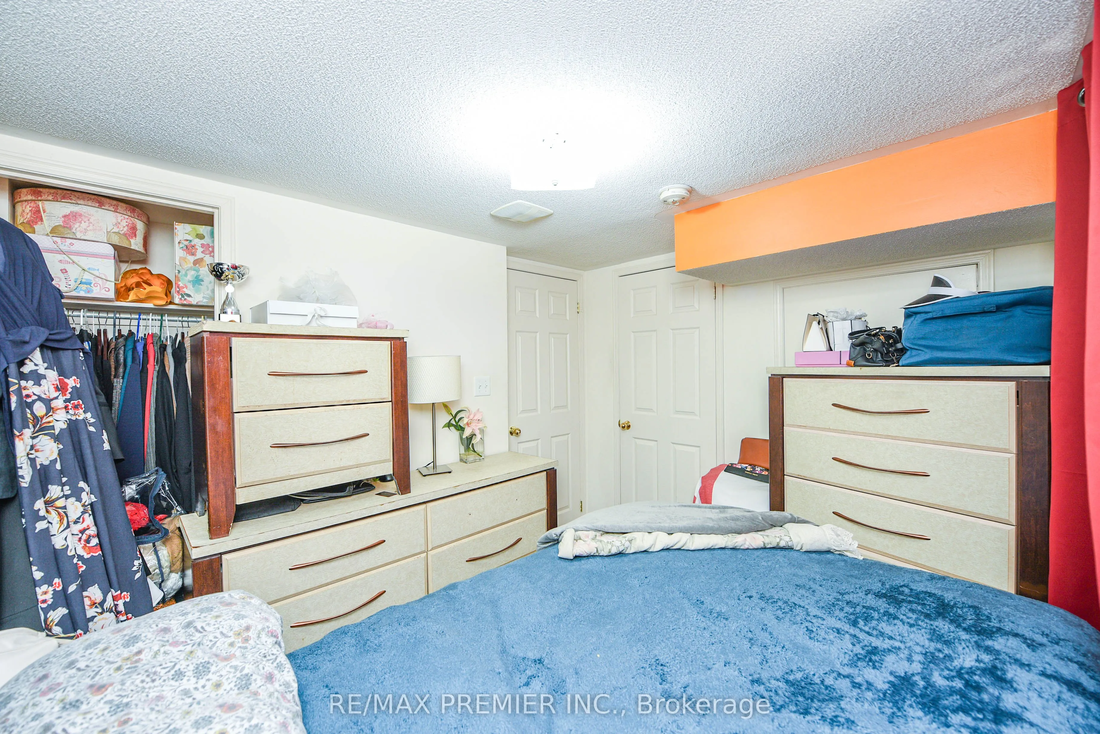 Att/Row/Townhouse kitchen at 163 Torbarrie Road Toronto