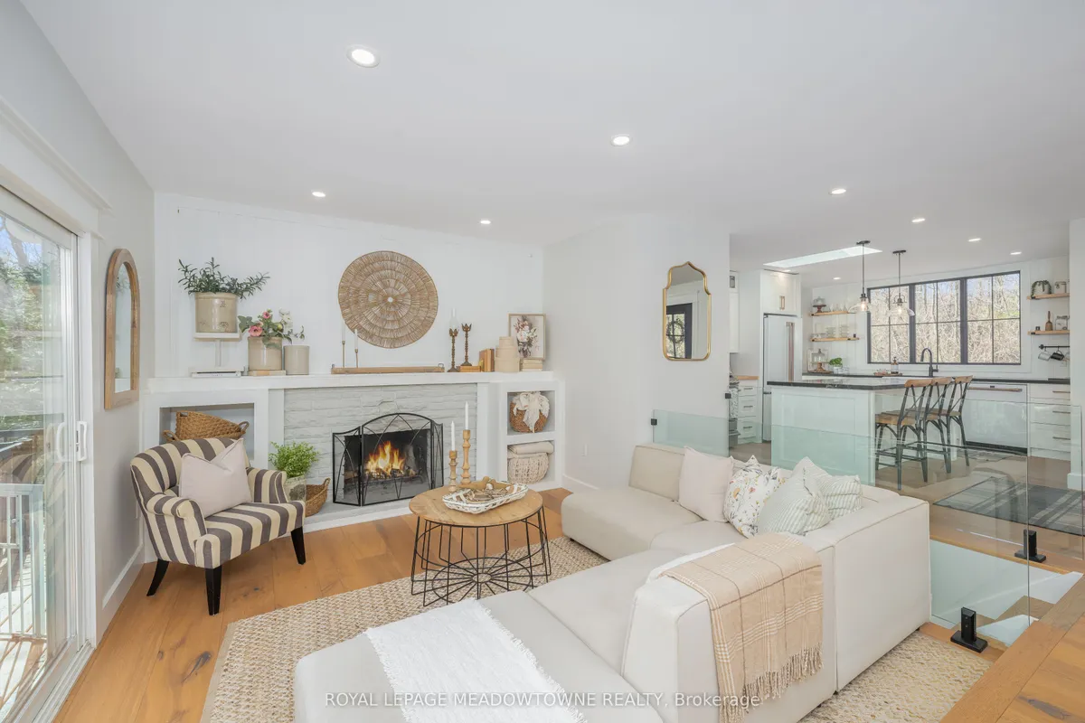 27 Tweedle Street, ON L7G 3S6