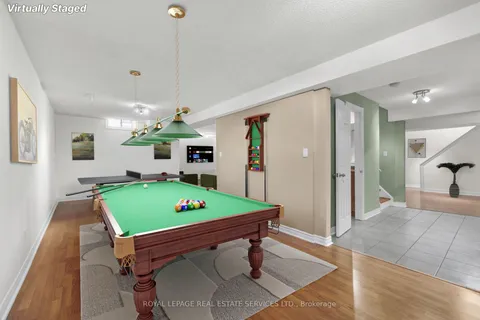 1074 Bradbury Chase, ON L5V 1J7