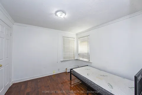 3076 Churchill Avenue, ON L4T 1R3