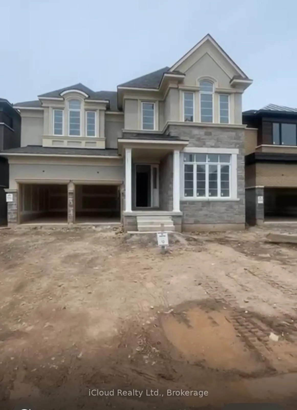 53 N Park Boulevard, ON L6M 0W8