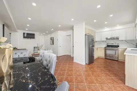 25 Trumpet Valley Boulevard, ON L7A 3P4