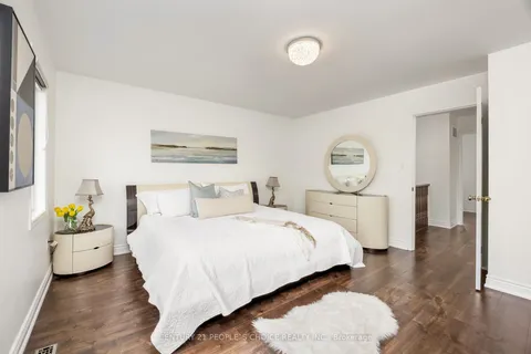 25 Trumpet Valley Boulevard, ON L7A 3P4