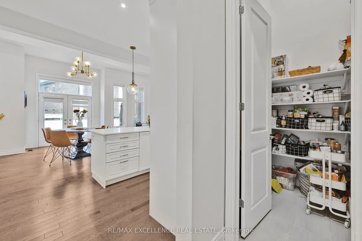 1183 Queens Plate Road, ON L6M 5M4