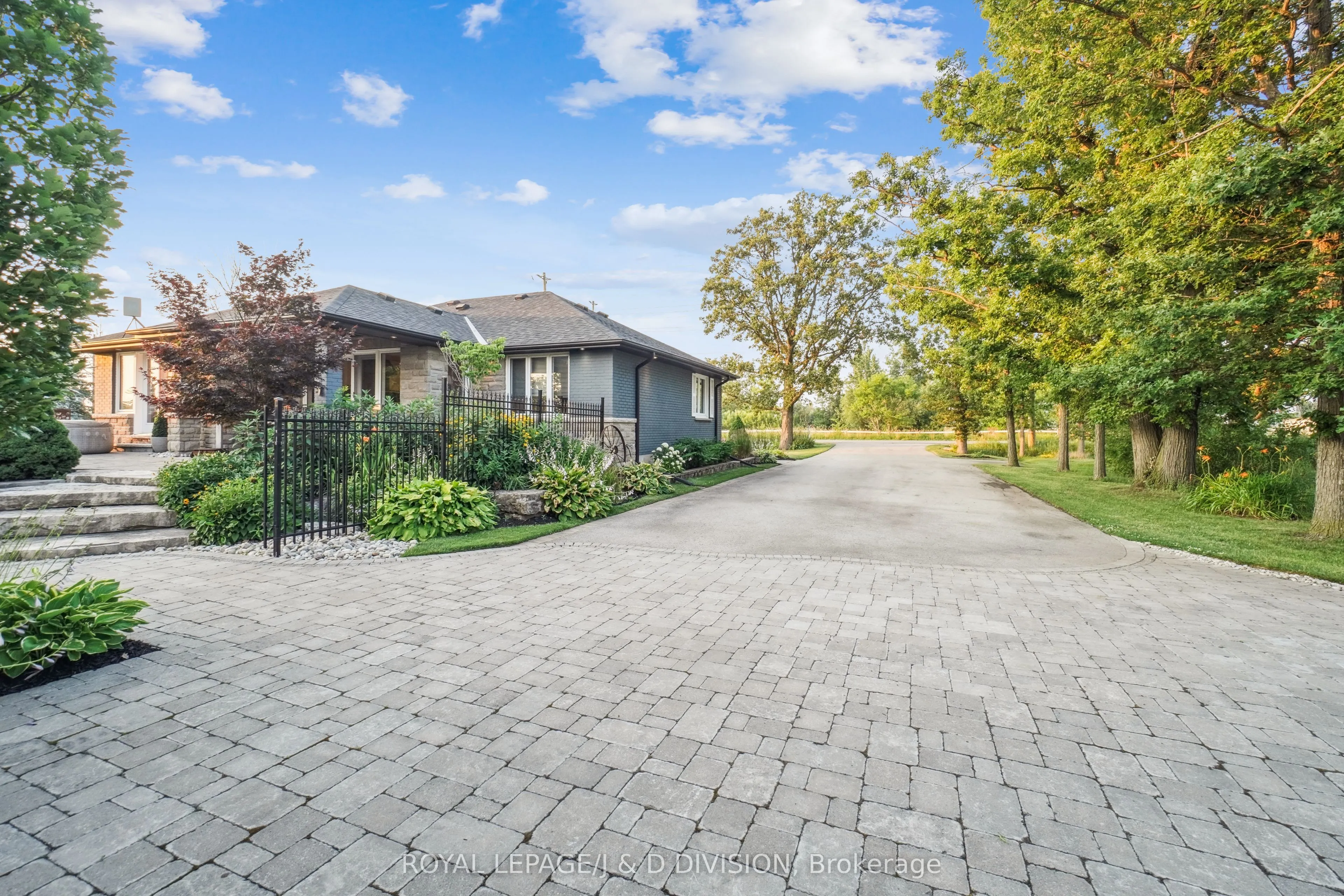 4402 Tremaine Road, ON L9T 2Y1