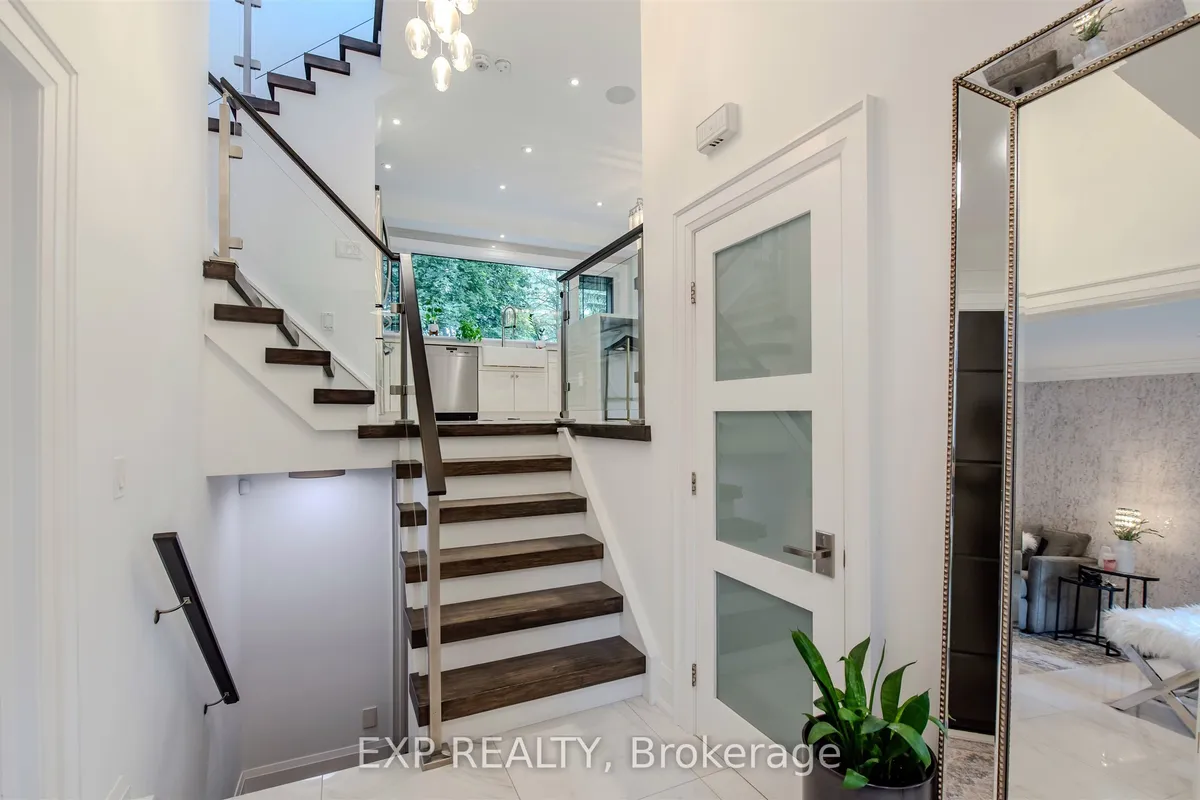 467 Caesar Avenue, ON L6J 3Z1