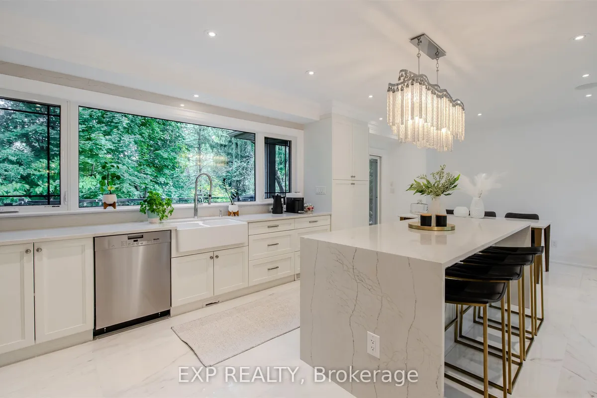 467 Caesar Avenue, ON L6J 3Z1