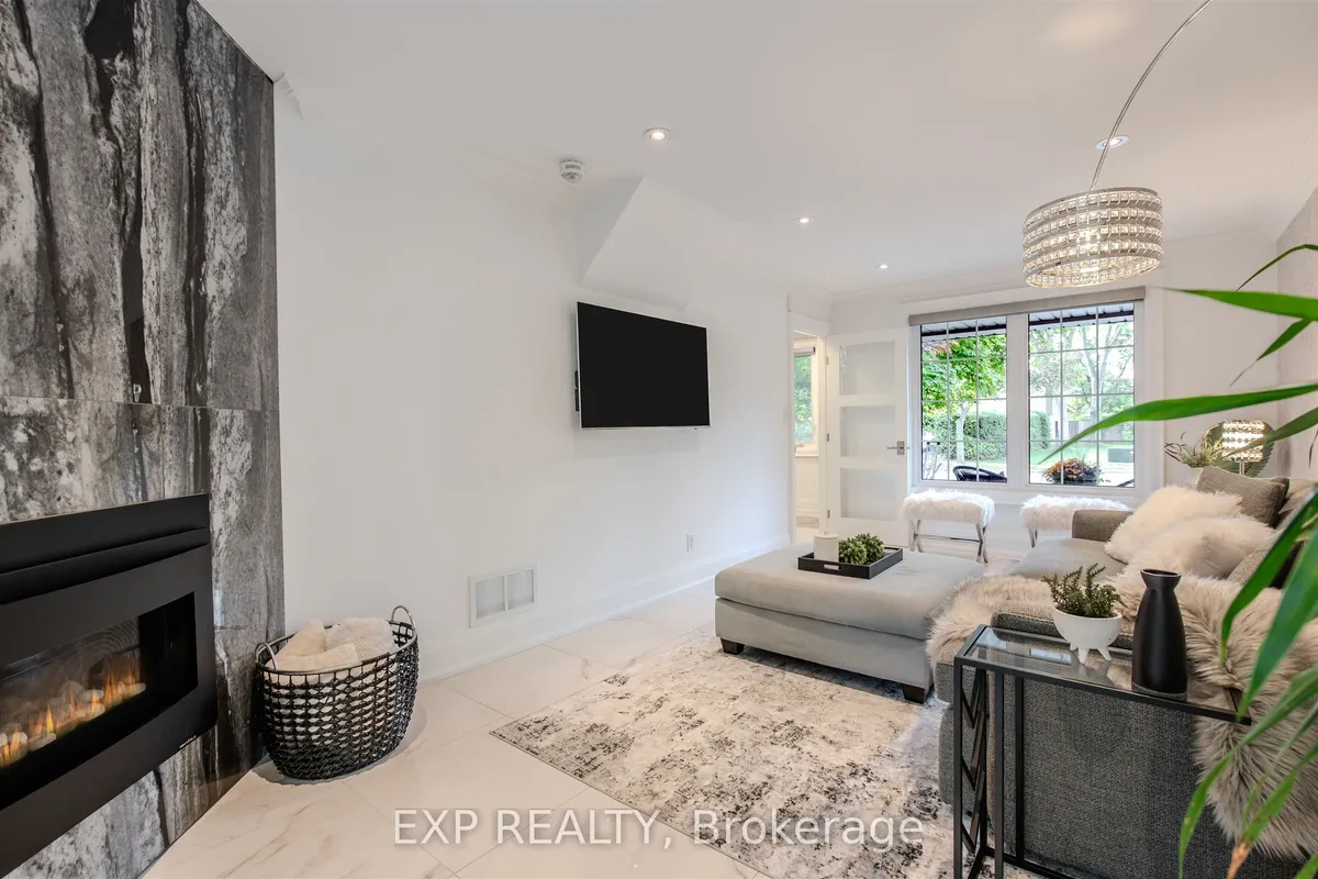 467 Caesar Avenue, ON L6J 3Z1