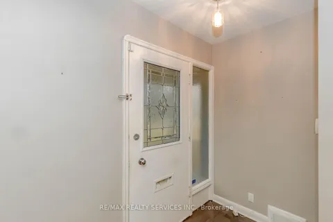 1259 Twin Oaks Dell Drive, ON L5H 3J7