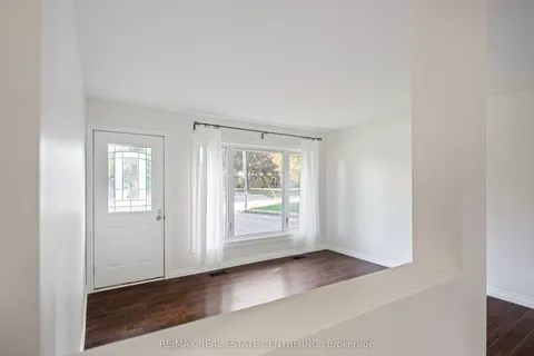 40 Centre Street, ON L9W 2X2