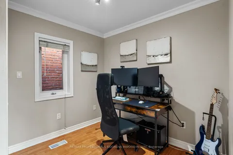 197 Lambton Avenue, ON M6N 2T2