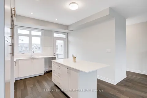 2717 WestOak Trails Boulevard, ON L6M 4T7