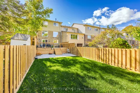 1063 Raintree Lane, ON L5H 4A1