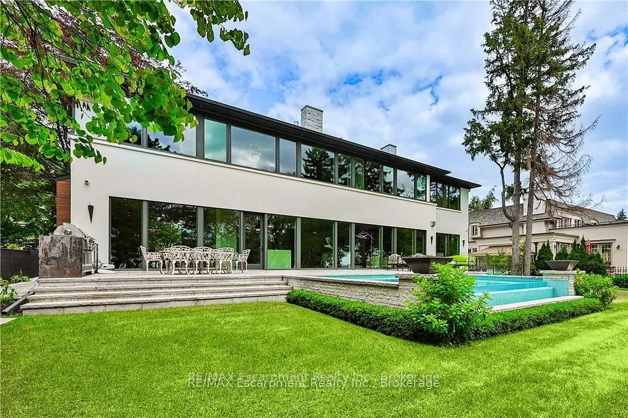 2250 Chancery Lane, ON L6J 6A3