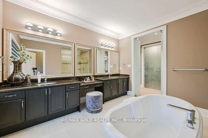 26 Adonis Close, ON L6P 4K4