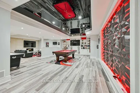 26 Adonis Close, ON L6P 4K4