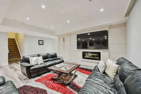 26 Adonis Close, ON L6P 4K4