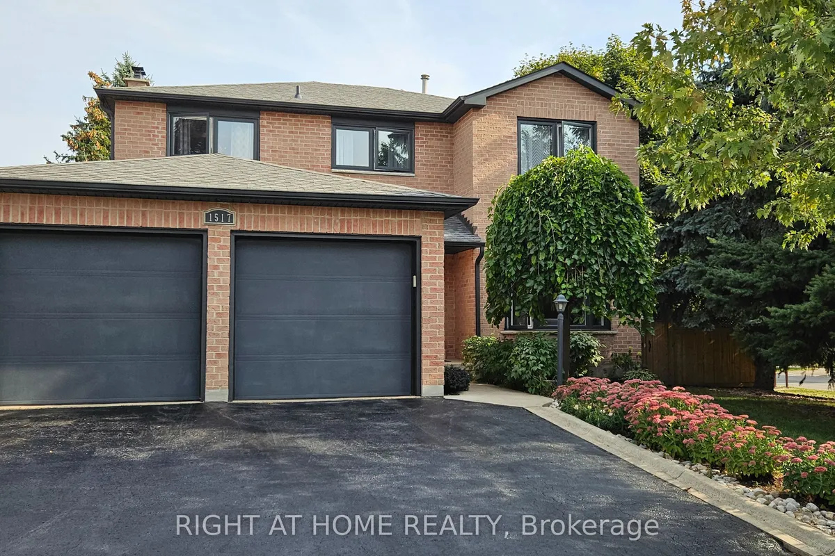 1517 Queensbury Crescent, ON L6H 4G6