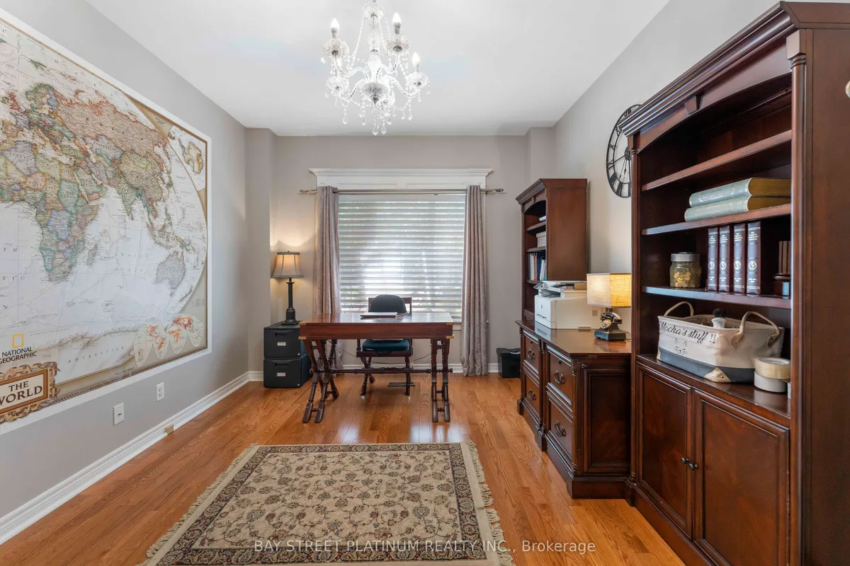 2451 Erin Centre Boulevard, ON L5M 5B3