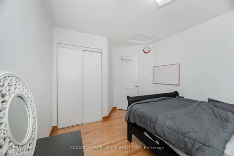 28 Oakmeadow Drive, ON L7A 2M2