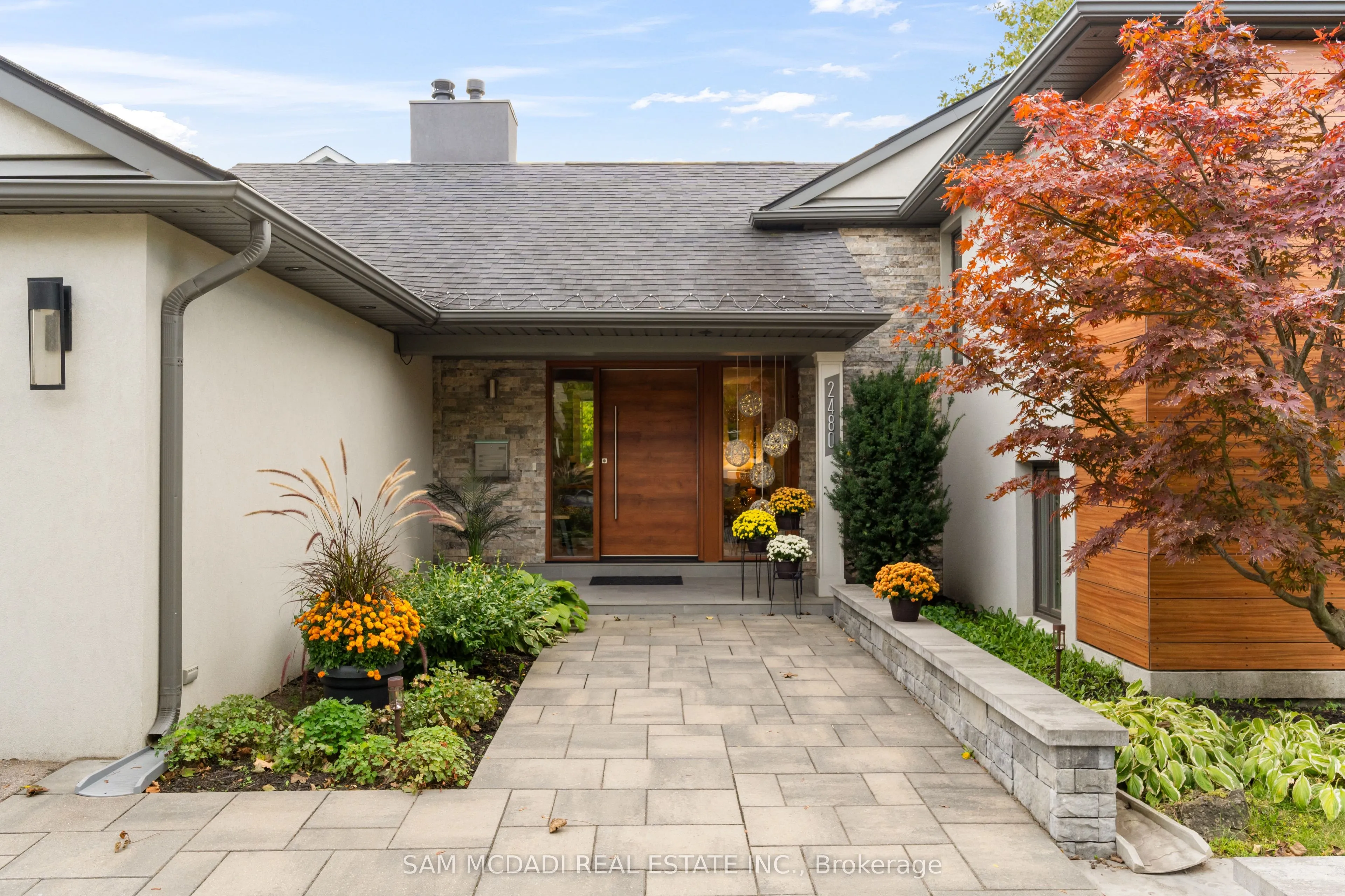 2480 Parmeer Drive, ON L5C 2Y2