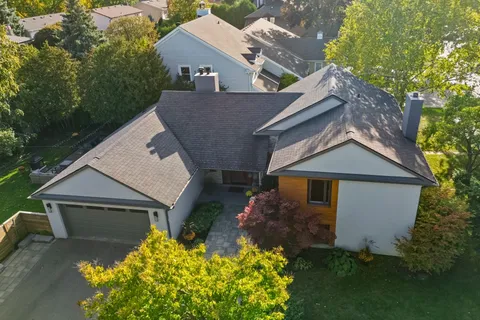 2480 Parmeer Drive, ON L5C 2Y2