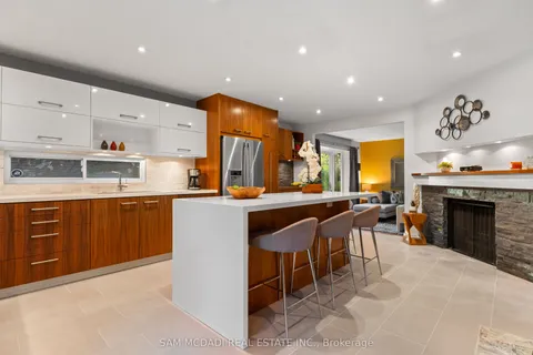 2480 Parmeer Drive, ON L5C 2Y2