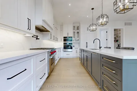 212 Southview Road, ON L6K 2P4