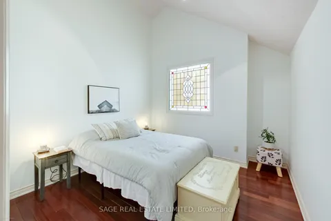 4143 Tapestry Trail, ON L4W 4E4