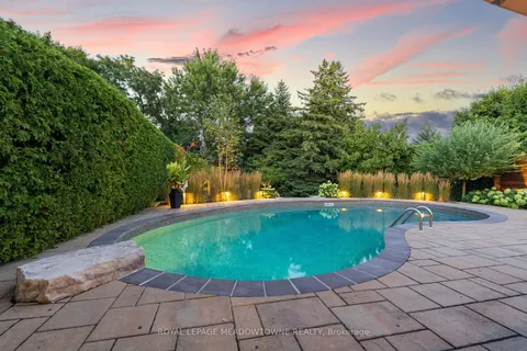 25 Hillside Drive, ON L7G 4W2