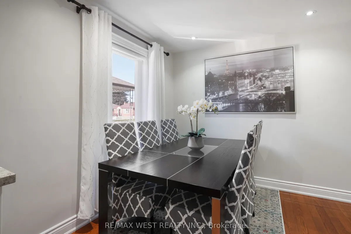 25 Silvercrest Avenue, ON M8W 2S3