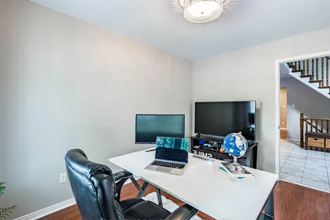 1013 Freeman Trail, ON L9T 5T3