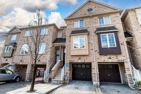 3221 Redpath Circle, ON L5N 8R3