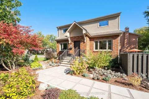 1319 Lakebreeze Drive, ON L5G 3W7