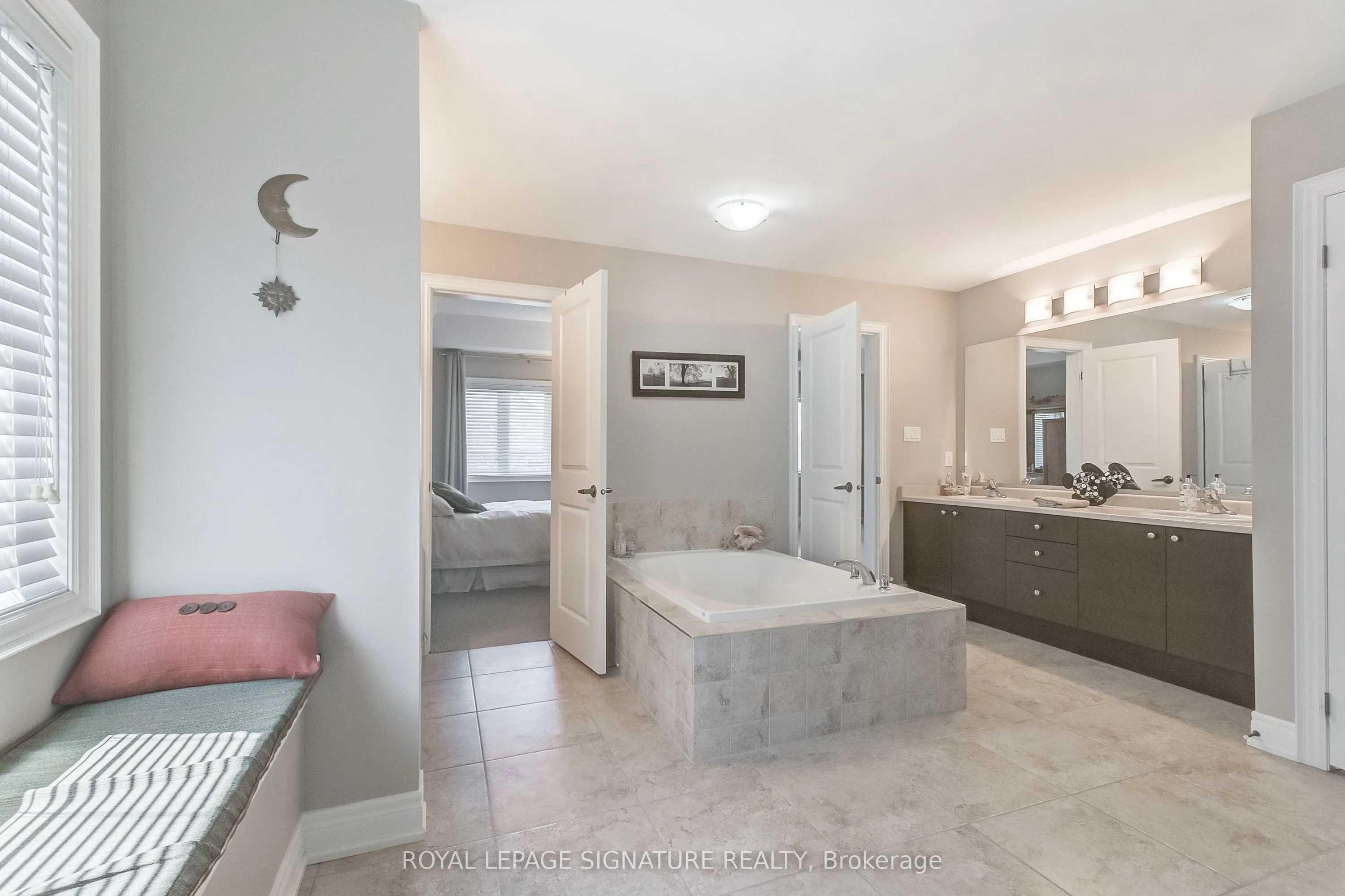 18 Flanders Road, ON L6X 0W4