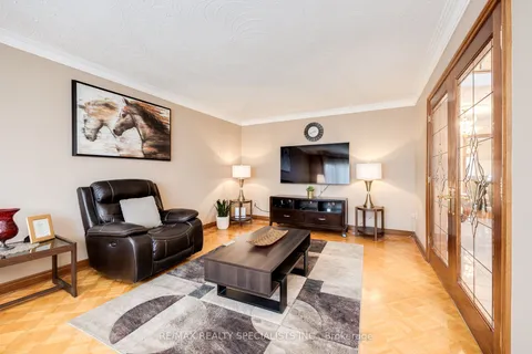 1445 Brentano Boulevard, ON L4X 1A2