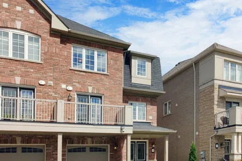 9 Daylight Street, ON L7A 4N5