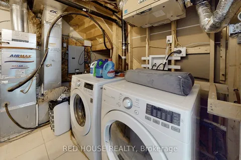 9 Daylight Street, ON L7A 4N5